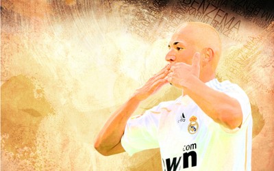 正大体育-加比马丁快攻中换手上篮